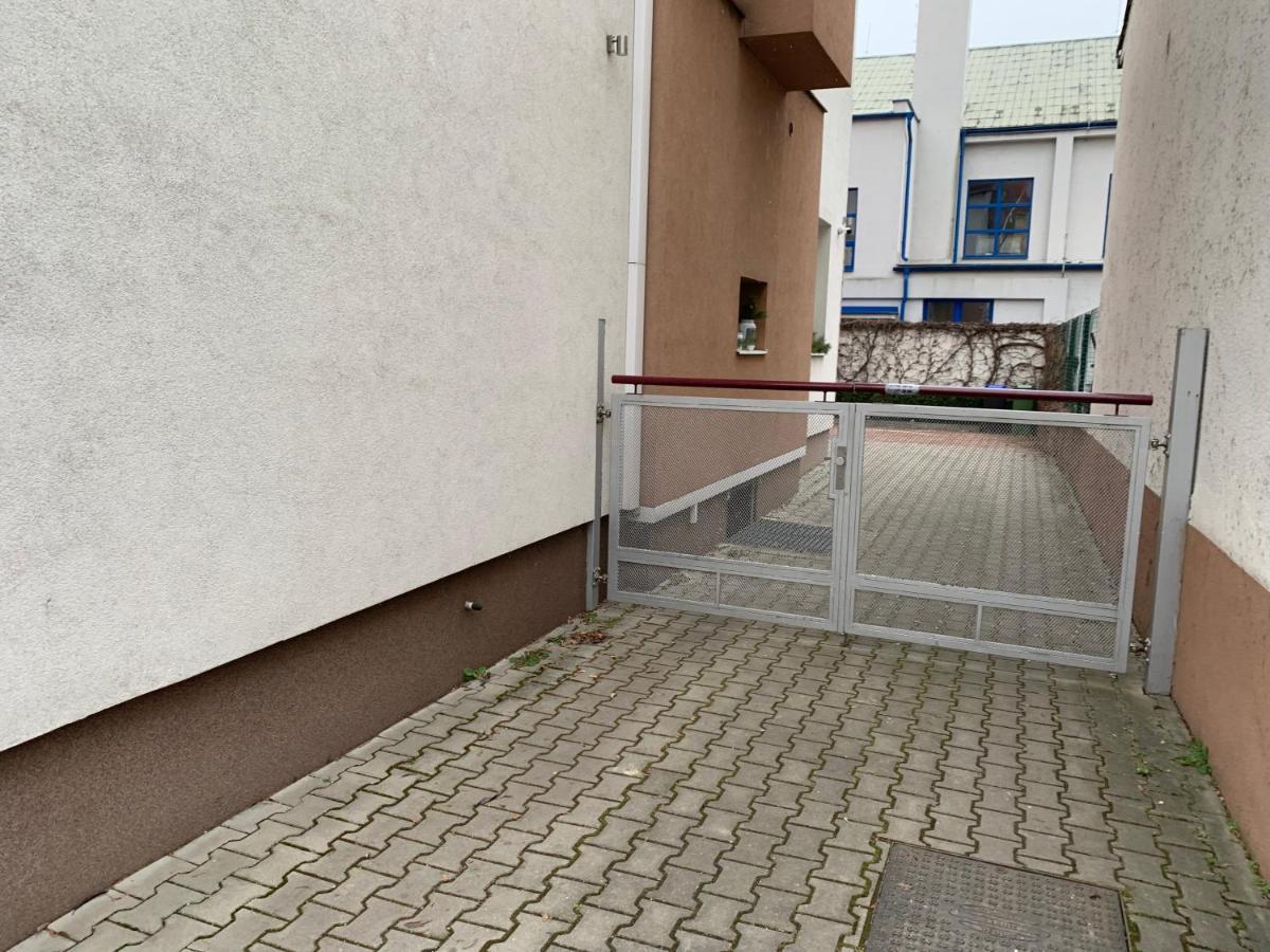 Park - Apartmany Na Prenajom Nové Mesto nad Váhom Dış mekan fotoğraf